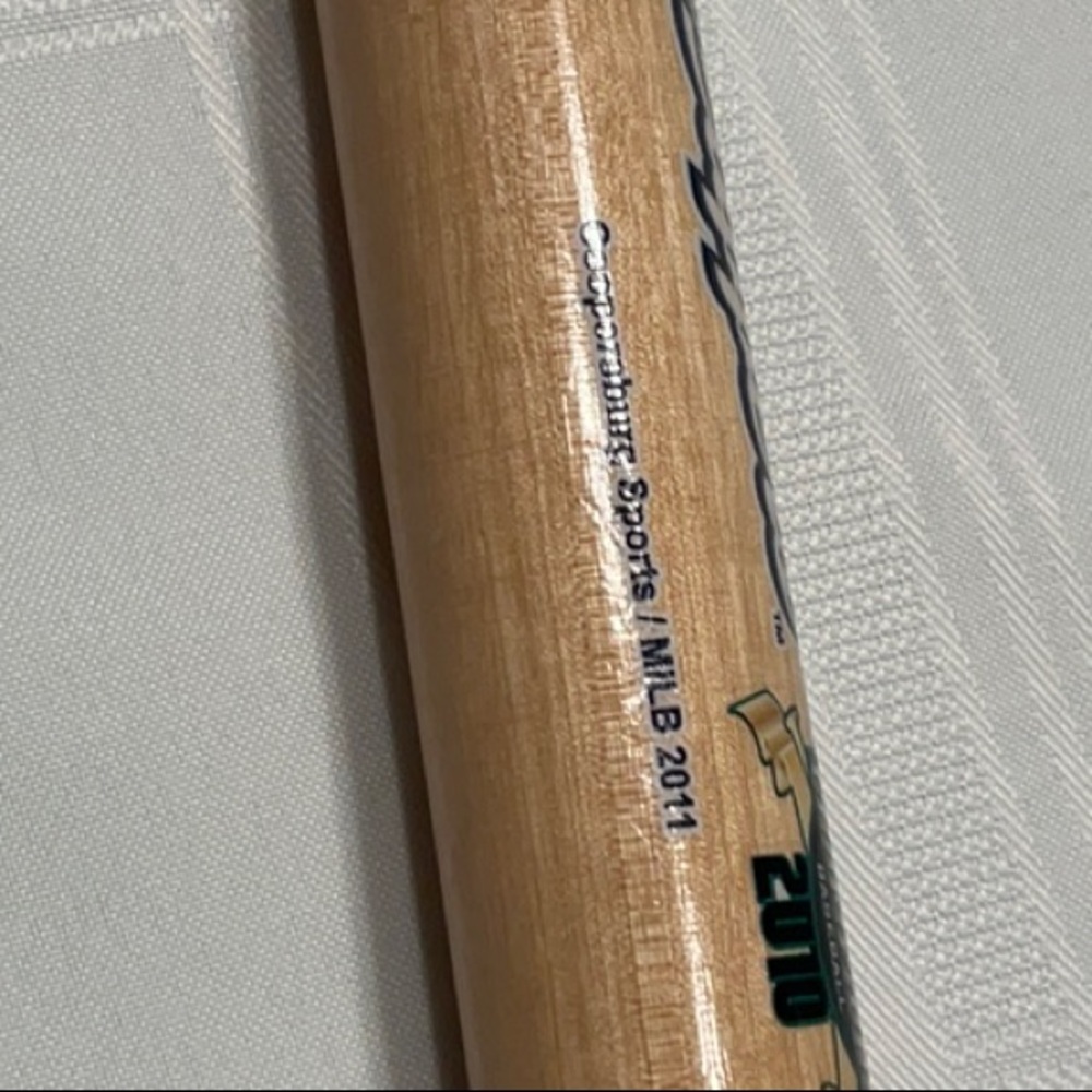 Louisville Slugger Wooden Baseball Bat Small Clippers Bat 2011 - Picture 5 of 5